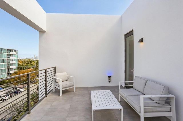1930 Bay Drive 4, Miami Beach, FL 33141