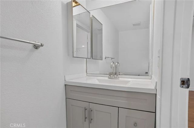 8828 Burnet Ave 9, North Hills, CA 91343