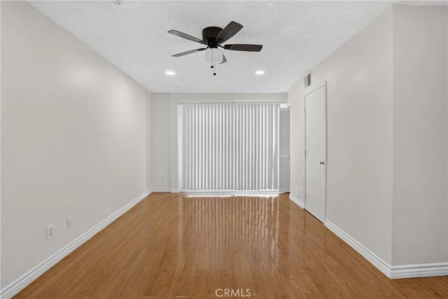 8828 Burnet Ave 9, North Hills, CA 91343