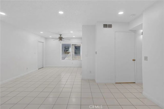 8828 Burnet Ave 9, North Hills, CA 91343