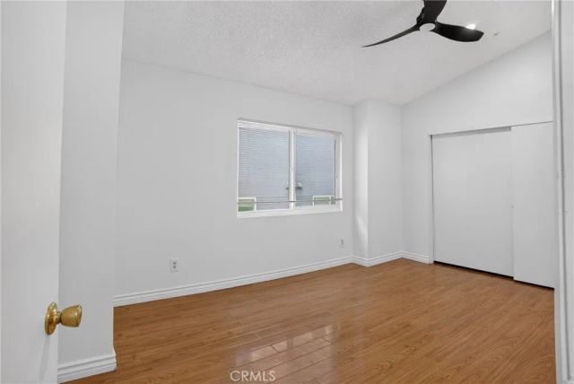 8828 Burnet Ave 9, North Hills, CA 91343