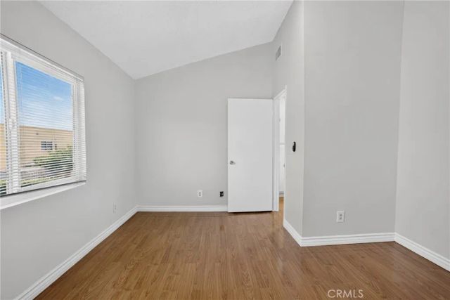 8828 Burnet Ave 9, North Hills, CA 91343