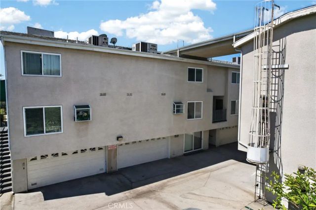 8828 Burnet Ave 9, North Hills, CA 91343