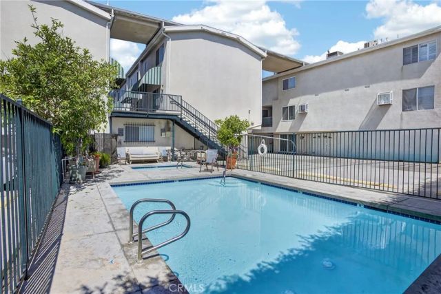 8828 Burnet Ave 9, North Hills, CA 91343