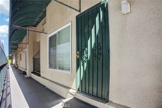 8828 Burnet Ave 9, North Hills, CA 91343