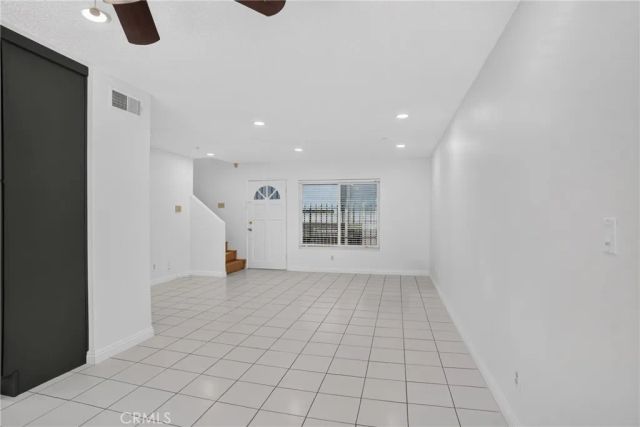8828 Burnet Ave 9, North Hills, CA 91343