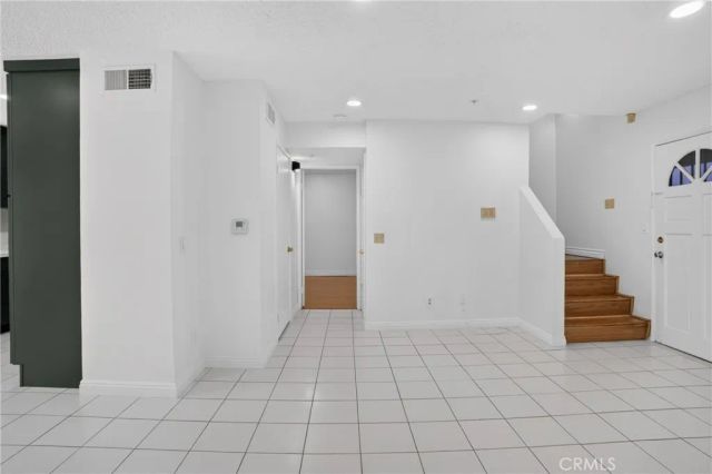 8828 Burnet Ave 9, North Hills, CA 91343