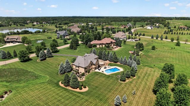 19295 Oak Grove Avenue, Prior Lake, MN 55372