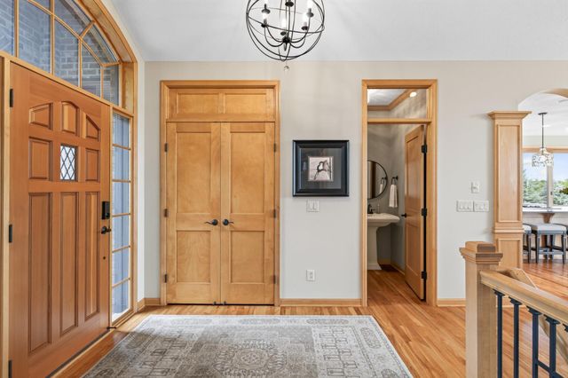 19295 Oak Grove Avenue, Prior Lake, MN 55372