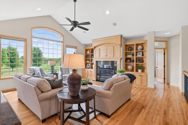 19295 Oak Grove Avenue, Prior Lake, MN 55372
