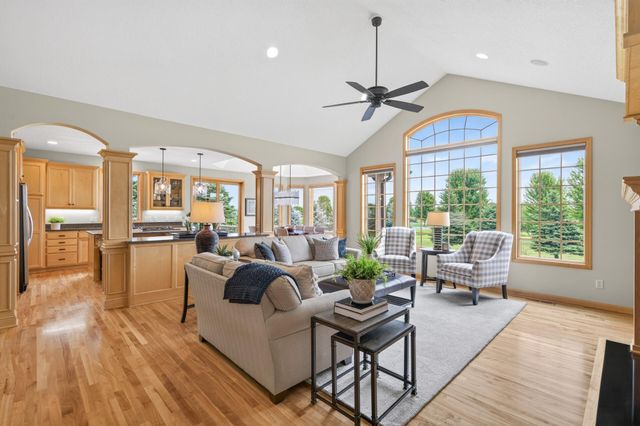19295 Oak Grove Avenue, Prior Lake, MN 55372
