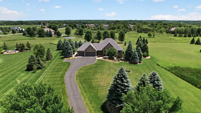 19295 Oak Grove Avenue, Prior Lake, MN 55372