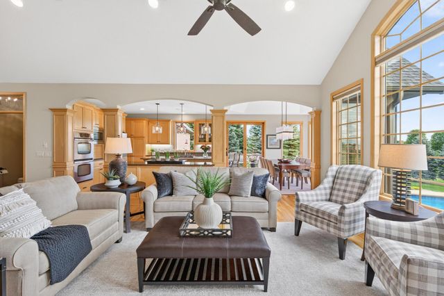 19295 Oak Grove Avenue, Prior Lake, MN 55372