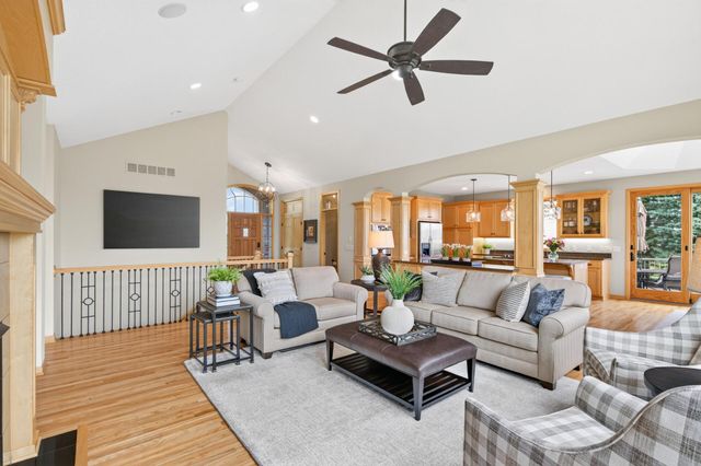 19295 Oak Grove Avenue, Prior Lake, MN 55372