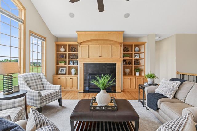 19295 Oak Grove Avenue, Prior Lake, MN 55372