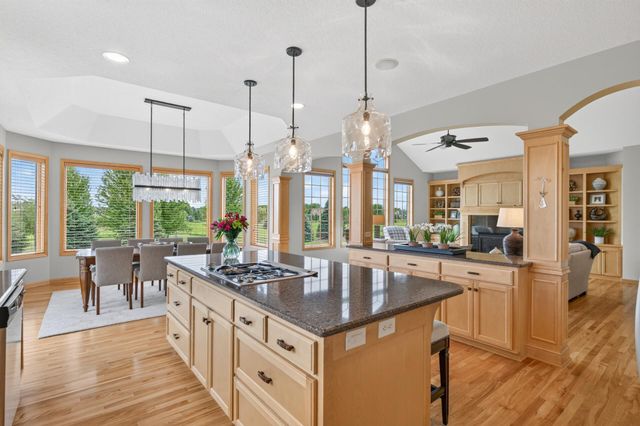 19295 Oak Grove Avenue, Prior Lake, MN 55372