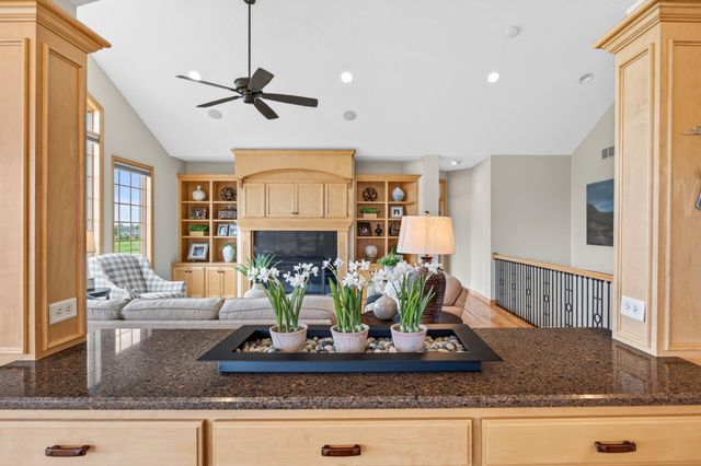 19295 Oak Grove Avenue, Prior Lake, MN 55372