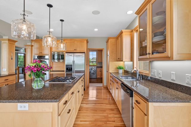 19295 Oak Grove Avenue, Prior Lake, MN 55372