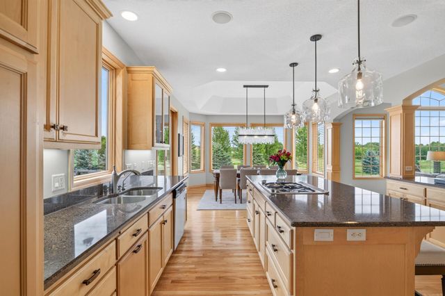 19295 Oak Grove Avenue, Prior Lake, MN 55372