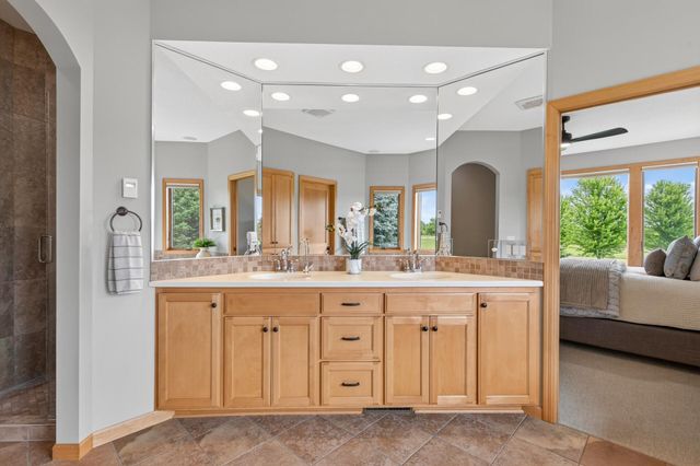 19295 Oak Grove Avenue, Prior Lake, MN 55372