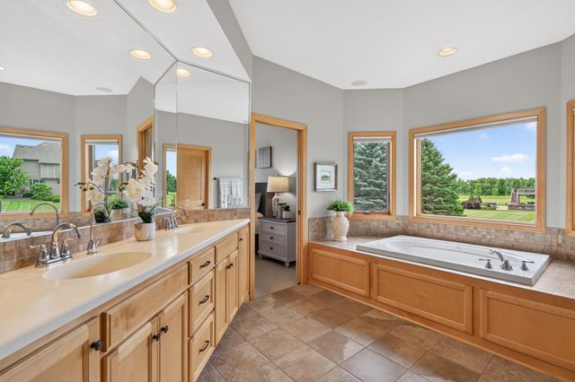 19295 Oak Grove Avenue, Prior Lake, MN 55372