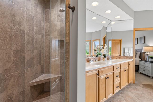 19295 Oak Grove Avenue, Prior Lake, MN 55372