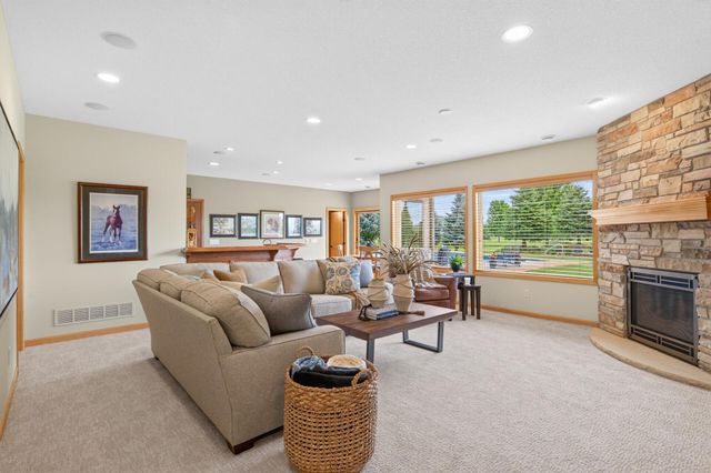 19295 Oak Grove Avenue, Prior Lake, MN 55372