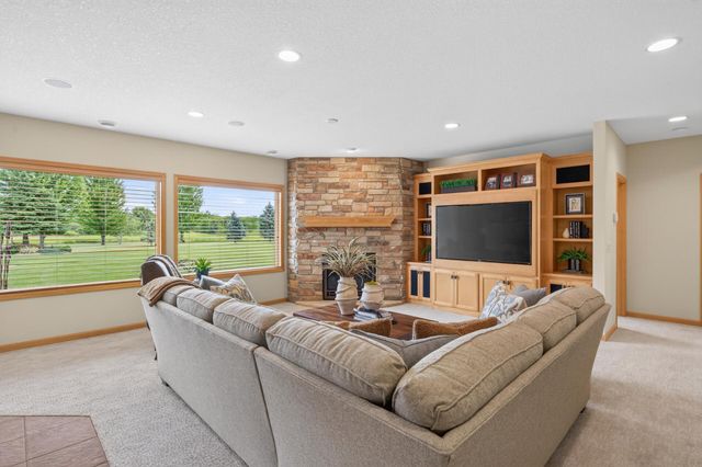 19295 Oak Grove Avenue, Prior Lake, MN 55372