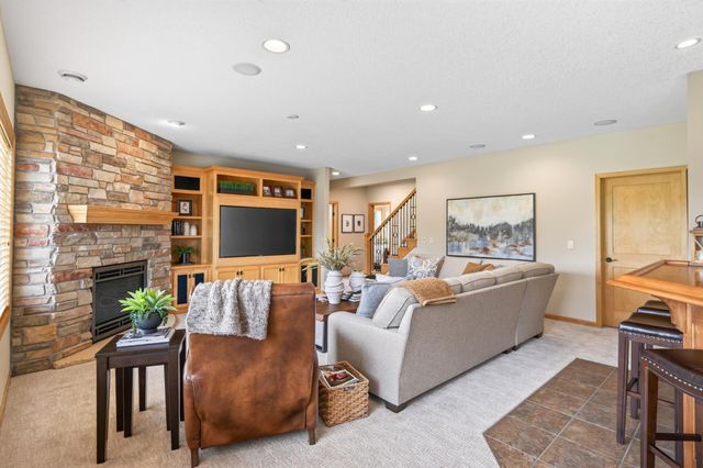 19295 Oak Grove Avenue, Prior Lake, MN 55372