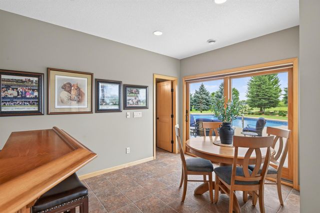 19295 Oak Grove Avenue, Prior Lake, MN 55372