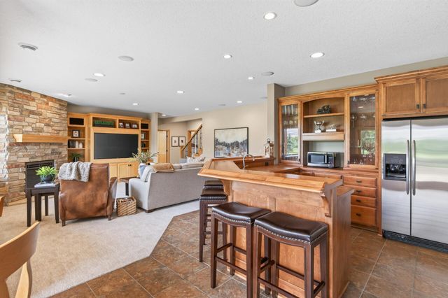 19295 Oak Grove Avenue, Prior Lake, MN 55372