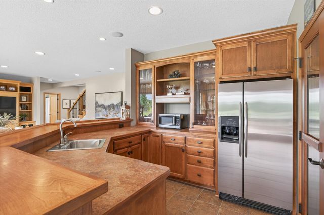 19295 Oak Grove Avenue, Prior Lake, MN 55372