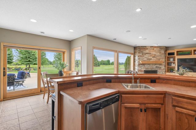 19295 Oak Grove Avenue, Prior Lake, MN 55372