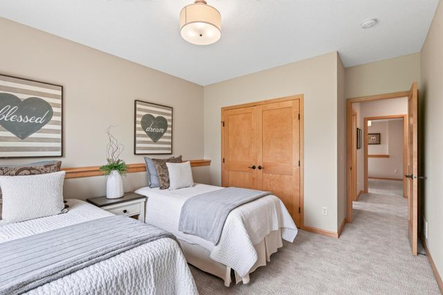 19295 Oak Grove Avenue, Prior Lake, MN 55372