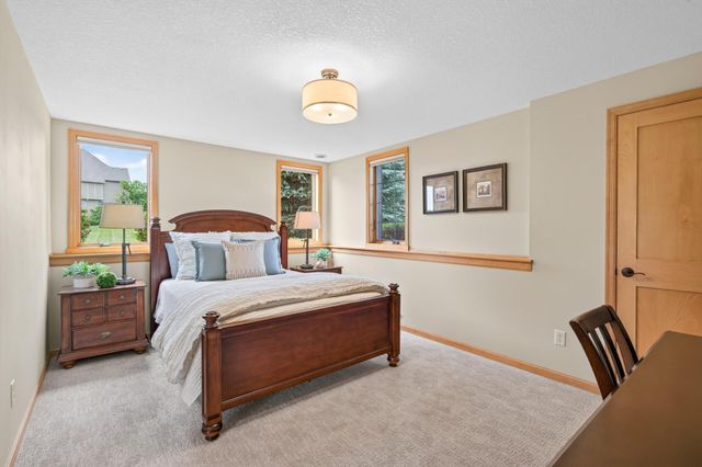 19295 Oak Grove Avenue, Prior Lake, MN 55372