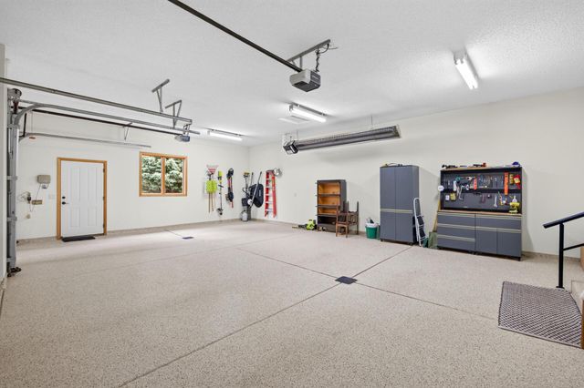 19295 Oak Grove Avenue, Prior Lake, MN 55372