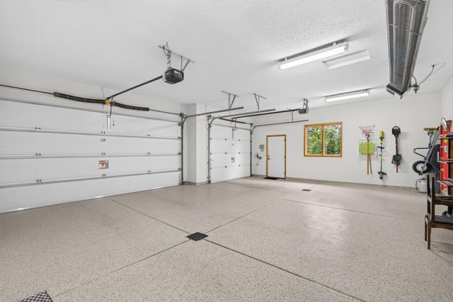 19295 Oak Grove Avenue, Prior Lake, MN 55372