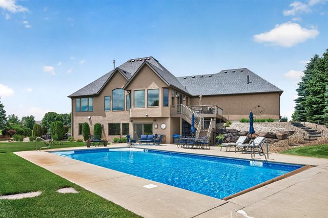 19295 Oak Grove Avenue, Prior Lake, MN 55372