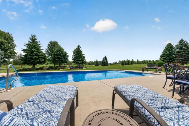 19295 Oak Grove Avenue, Prior Lake, MN 55372