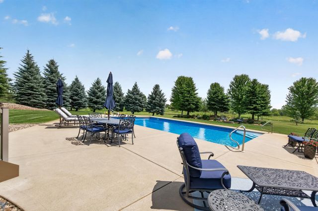 19295 Oak Grove Avenue, Prior Lake, MN 55372