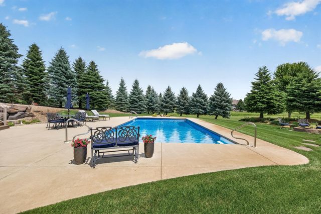 19295 Oak Grove Avenue, Prior Lake, MN 55372