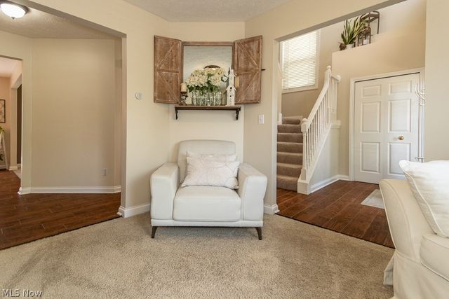 10266 Wildflower Way, Broadview Heights, OH 44147