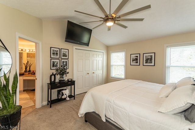 10266 Wildflower Way, Broadview Heights, OH 44147