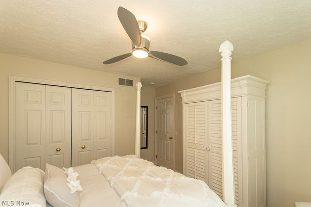 10266 Wildflower Way, Broadview Heights, OH 44147
