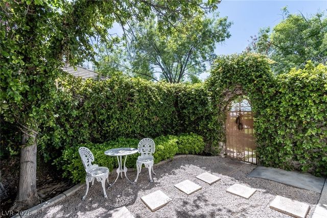 936 Granger Farm Way, Las Vegas, NV 89145