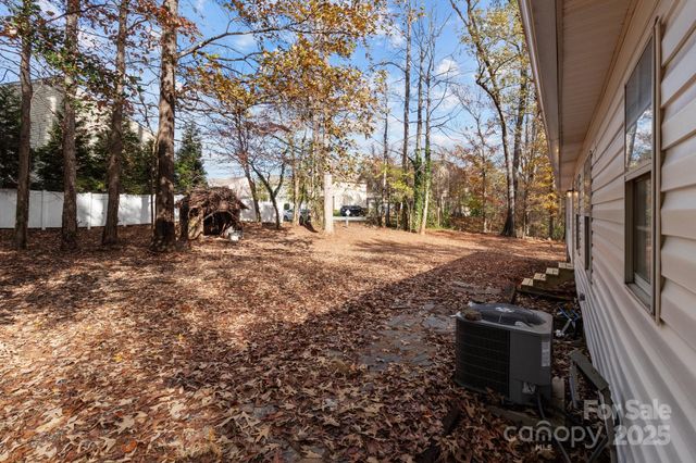 4642 Mcclure Road, Charlotte, NC 28216