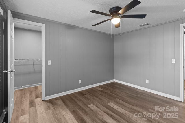 4642 Mcclure Road, Charlotte, NC 28216