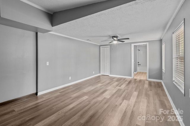 4642 Mcclure Road, Charlotte, NC 28216