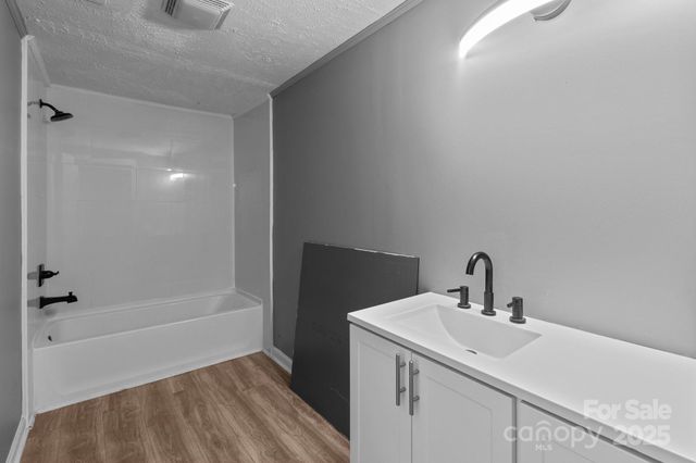 4642 Mcclure Road, Charlotte, NC 28216