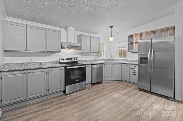 4642 Mcclure Road, Charlotte, NC 28216